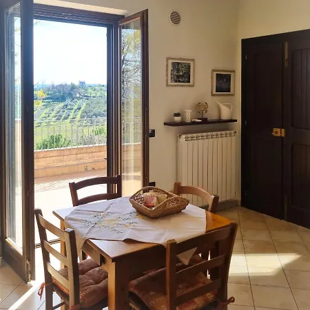 1-bed Abruzzo Italy 15 Minutes To Sea *